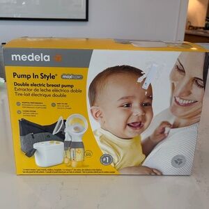 Medela Pump In Style MaxFlow Breast Pump - Yellow and White